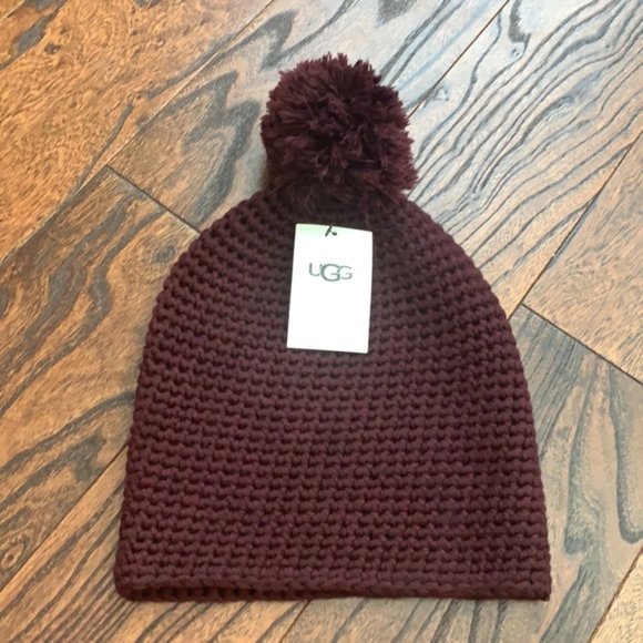NWT UGG Knit Beanie w Yarn Pom - Picture 3 of 4